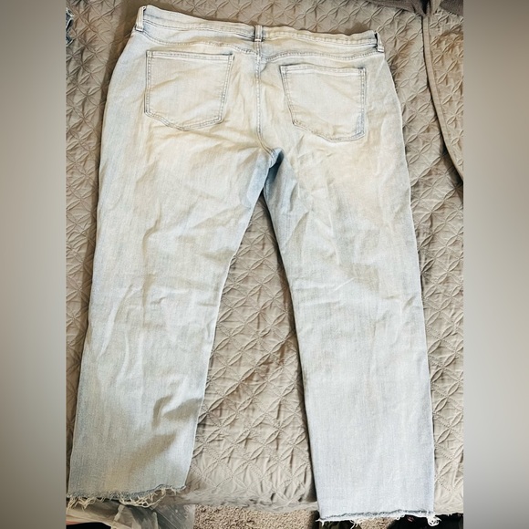 Old Navy Boyfriend Jeans - Picture 3 of 3
